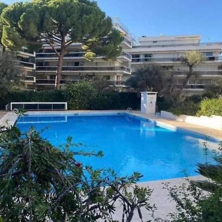 Juan Les Pins Tanit Studio Climatise Vue Sur Mer Piscine Antibes Exterior photo