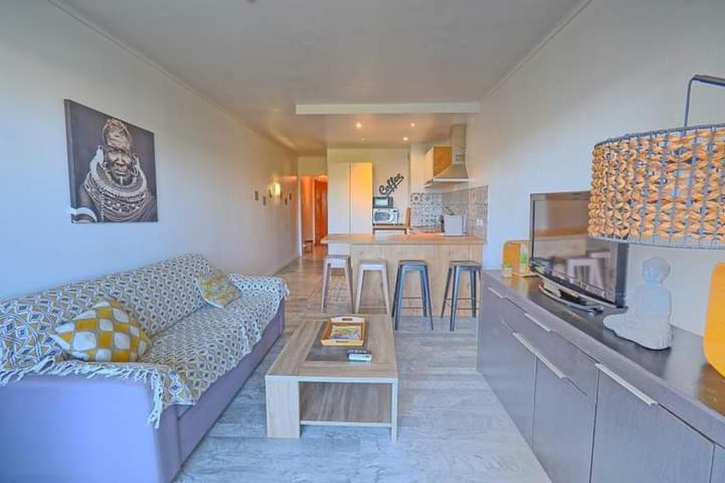 Juan Les Pins Tanit Studio Climatise Vue Sur Mer Piscine Antibes Exterior photo