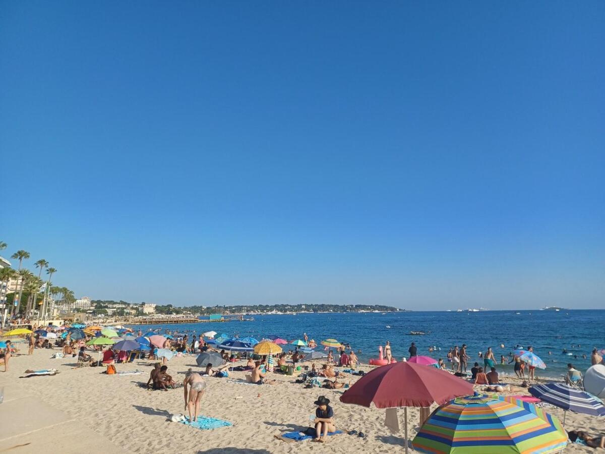 Juan Les Pins Tanit Studio Climatise Vue Sur Mer Piscine Antibes Exterior photo