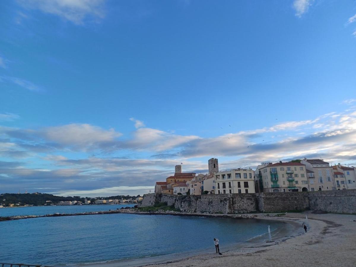 Juan Les Pins Tanit Studio Climatise Vue Sur Mer Piscine Antibes Exterior photo